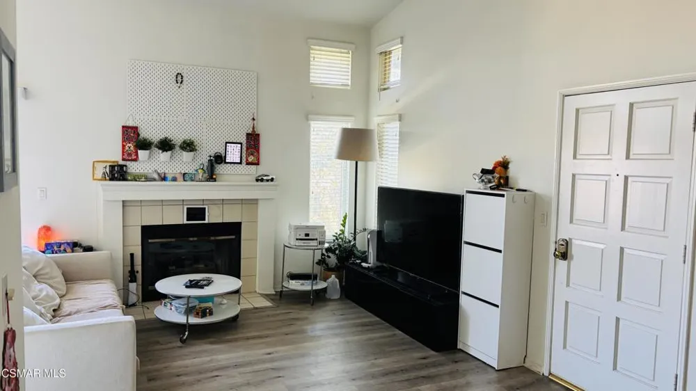 825 Warwick Avenue Thousand Oaks, CA 91360