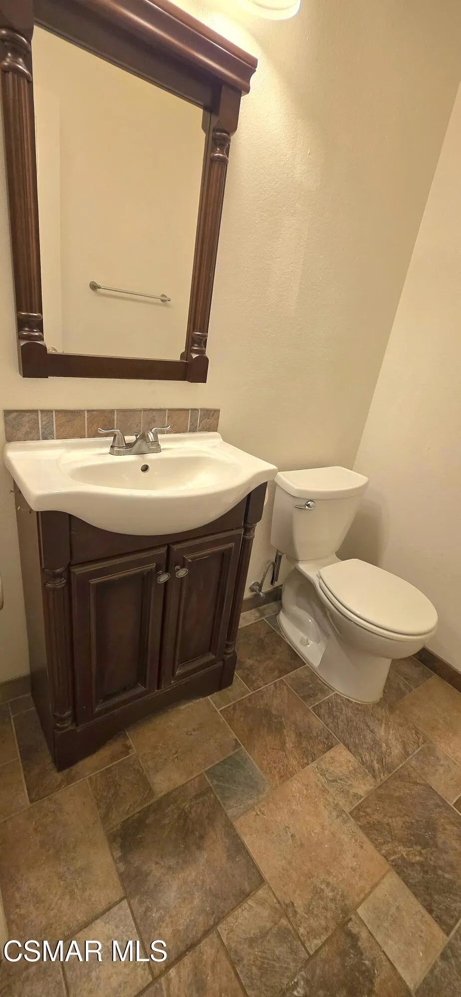 825 Warwick Avenue Thousand Oaks, CA 91360