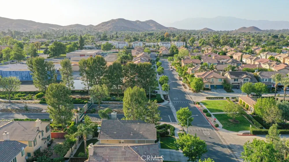 4696 Parkscape Riverside, CA 92505
