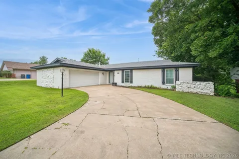 7663 E 58th Place