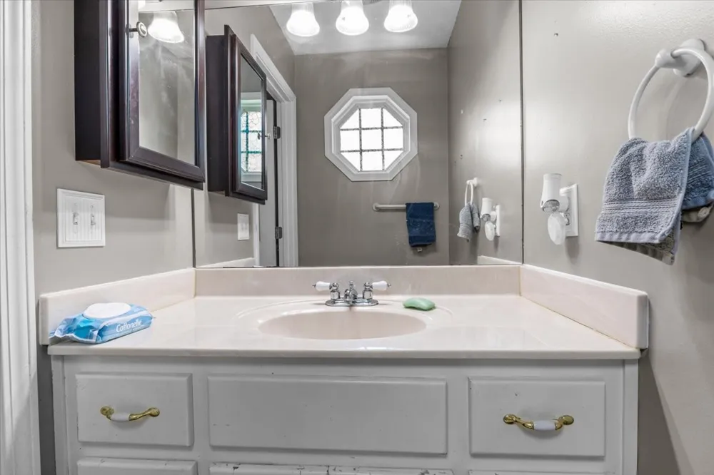 2035 Skyview Dr Centerville, TN 37033