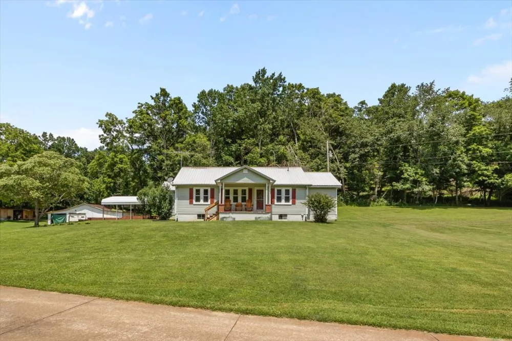 2035 Skyview Dr Centerville, TN 37033