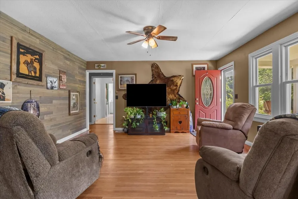 2035 Skyview Dr Centerville, TN 37033