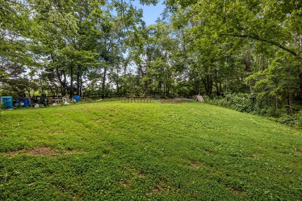 2035 Skyview Dr Centerville, TN 37033