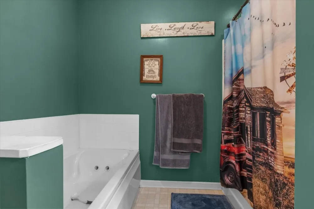 2035 Skyview Dr Centerville, TN 37033
