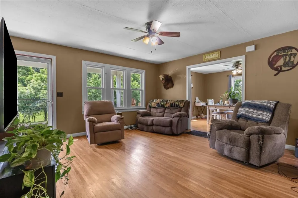 2035 Skyview Dr Centerville, TN 37033
