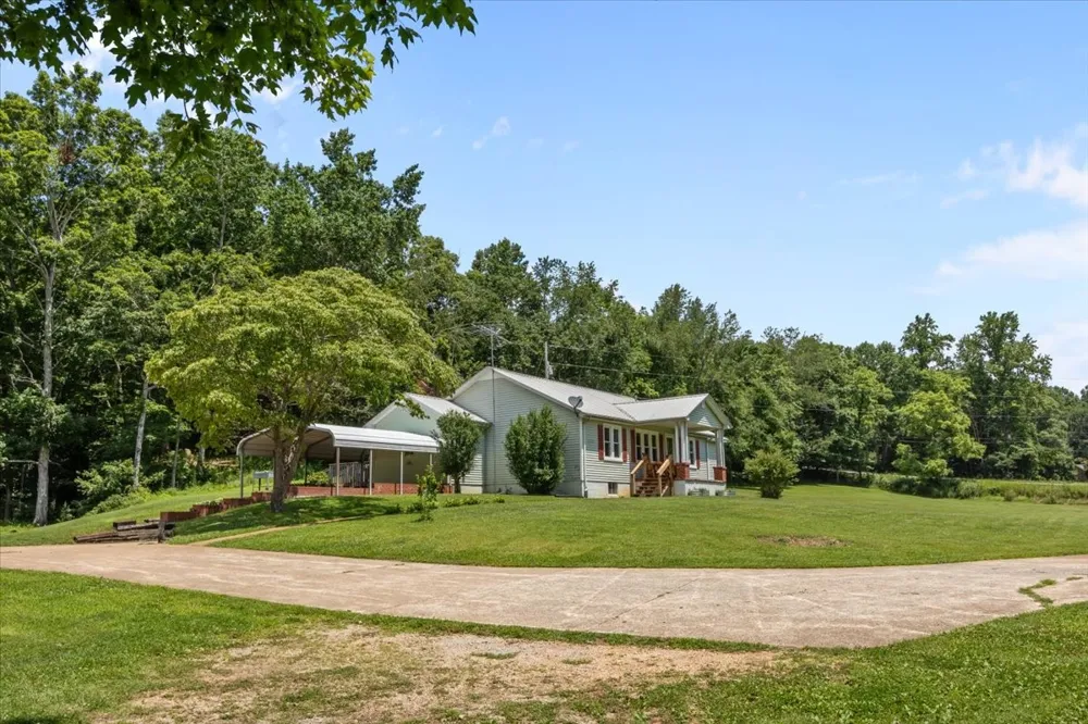 2035 Skyview Dr Centerville, TN 37033
