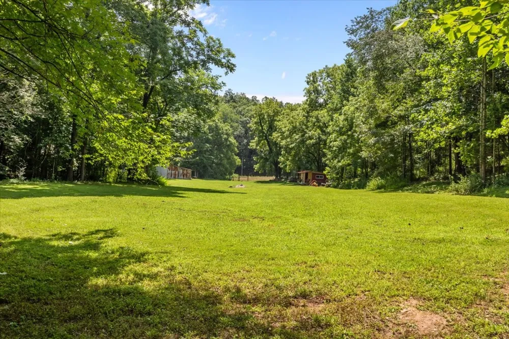 2035 Skyview Dr Centerville, TN 37033
