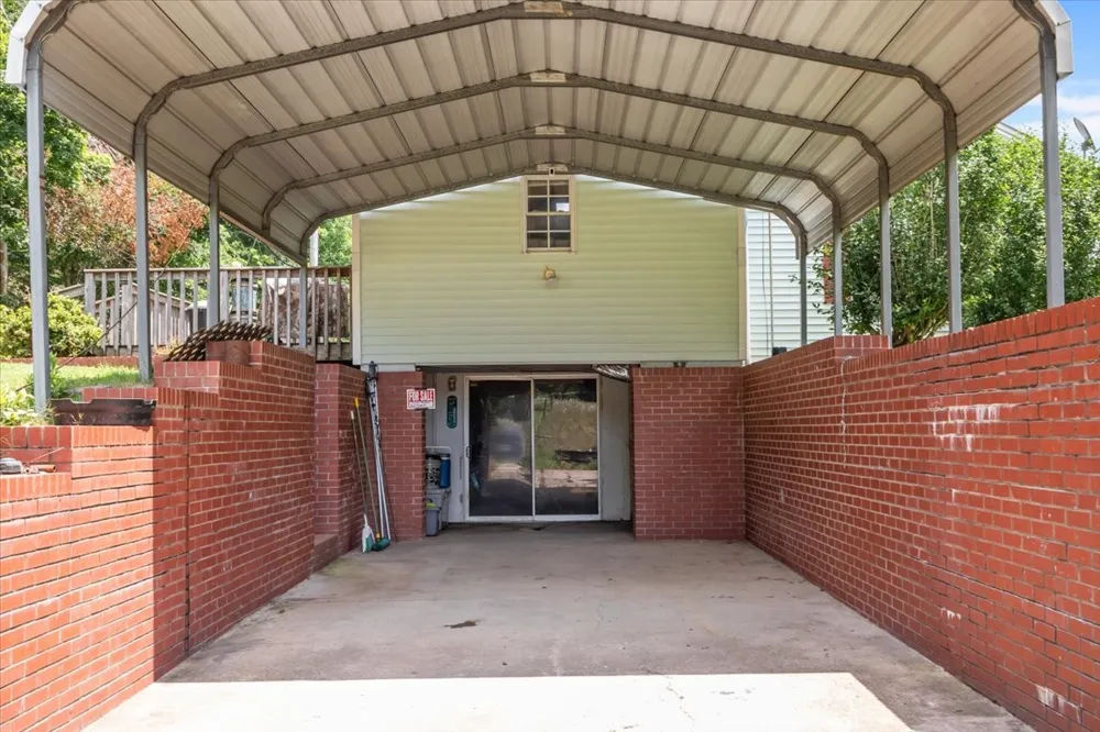 2035 Skyview Dr Centerville, TN 37033