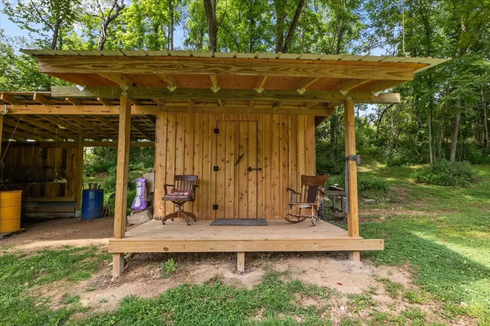2035 Skyview Dr Centerville, TN 37033