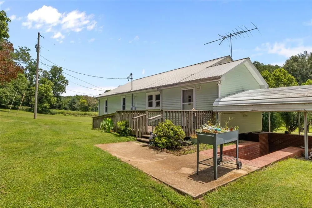 2035 Skyview Dr Centerville, TN 37033