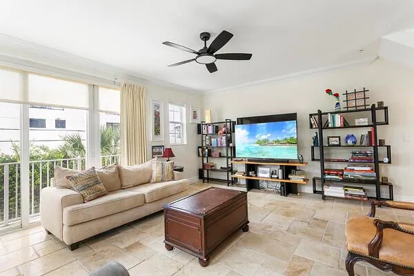 2725 NE 8th Avenue #118 Wilton Manors, FL 33334