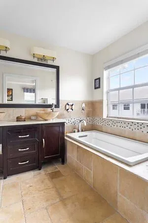 2725 NE 8th Avenue #118 Wilton Manors, FL 33334