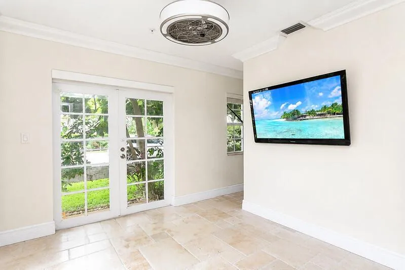 2725 NE 8th Avenue #118 Wilton Manors, FL 33334