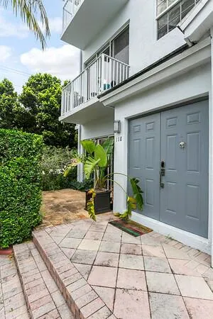 2725 NE 8th Avenue #118 Wilton Manors, FL 33334