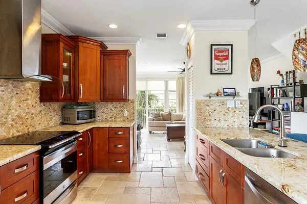 2725 NE 8th Avenue #118 Wilton Manors, FL 33334