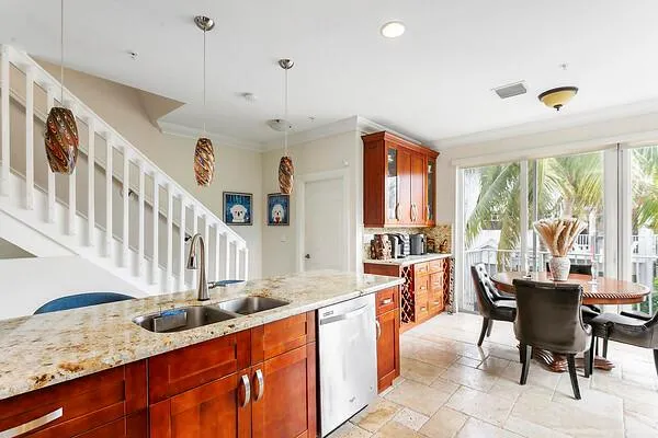 2725 NE 8th Avenue #118 Wilton Manors, FL 33334