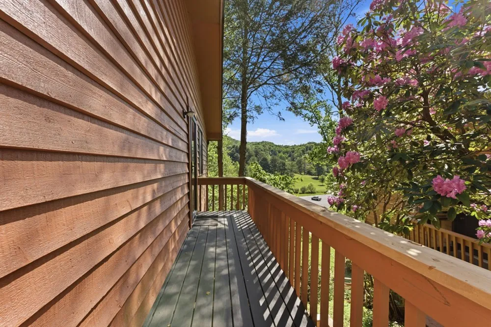 Golf Vista Drive Franklin, NC 28734