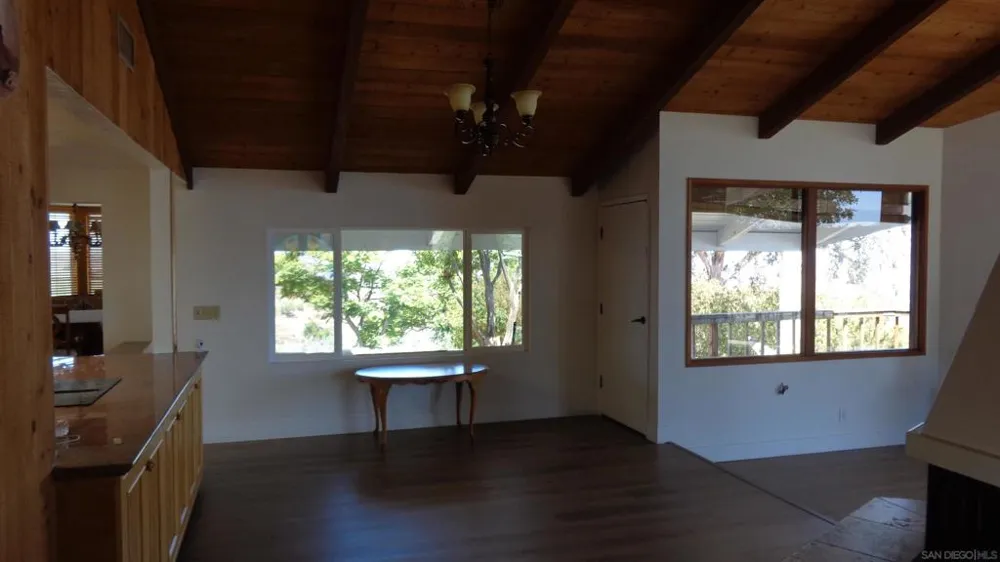 3730 Silverleaf Ln. Vista, CA 92084