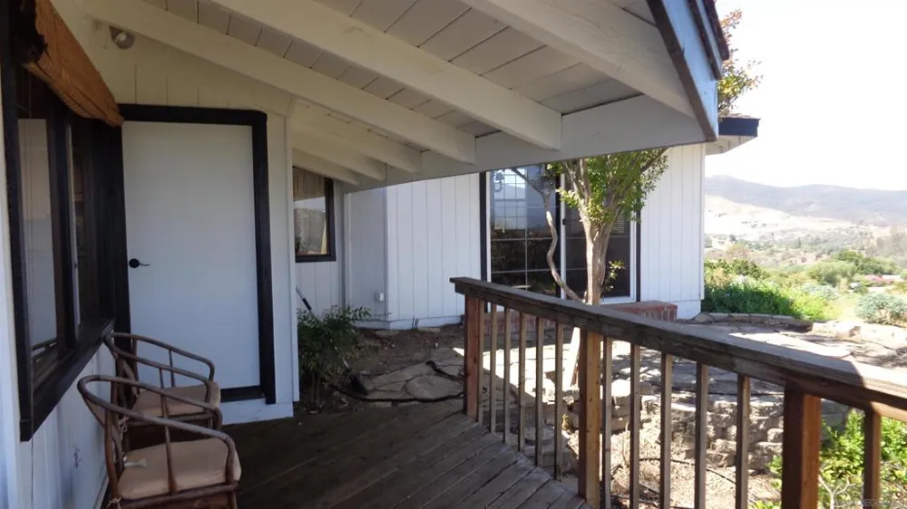 3730 Silverleaf Ln. Vista, CA 92084
