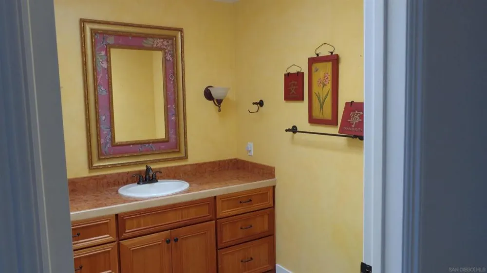 3730 Silverleaf Ln. Vista, CA 92084
