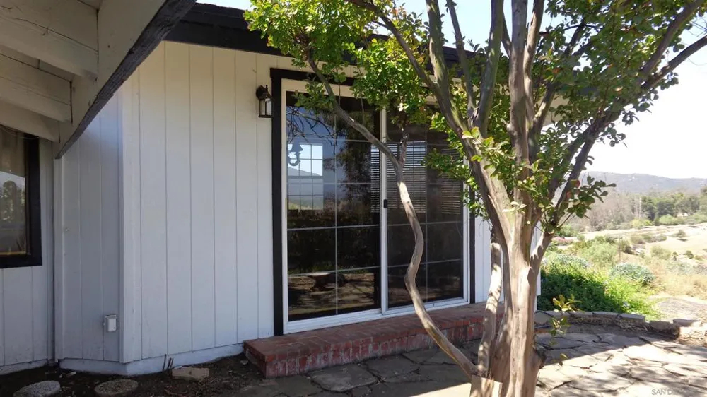 3730 Silverleaf Ln. Vista, CA 92084
