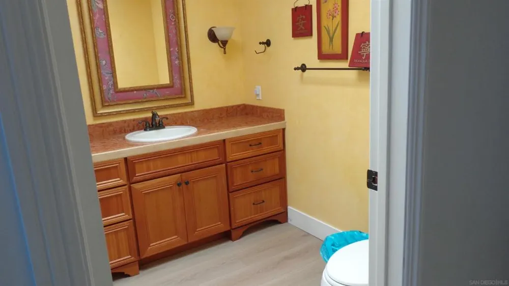 3730 Silverleaf Ln. Vista, CA 92084