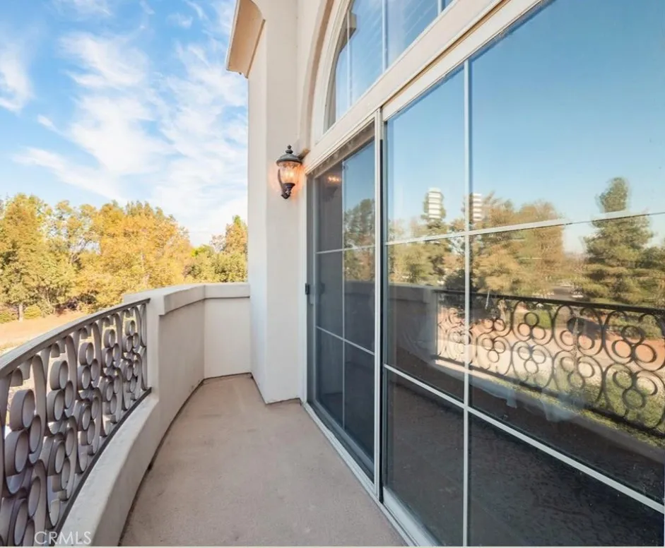 12067 Guerin Street #305 Studio City, CA 91604