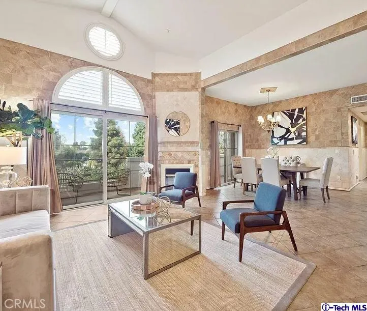 12067 Guerin Street #305 Studio City, CA 91604