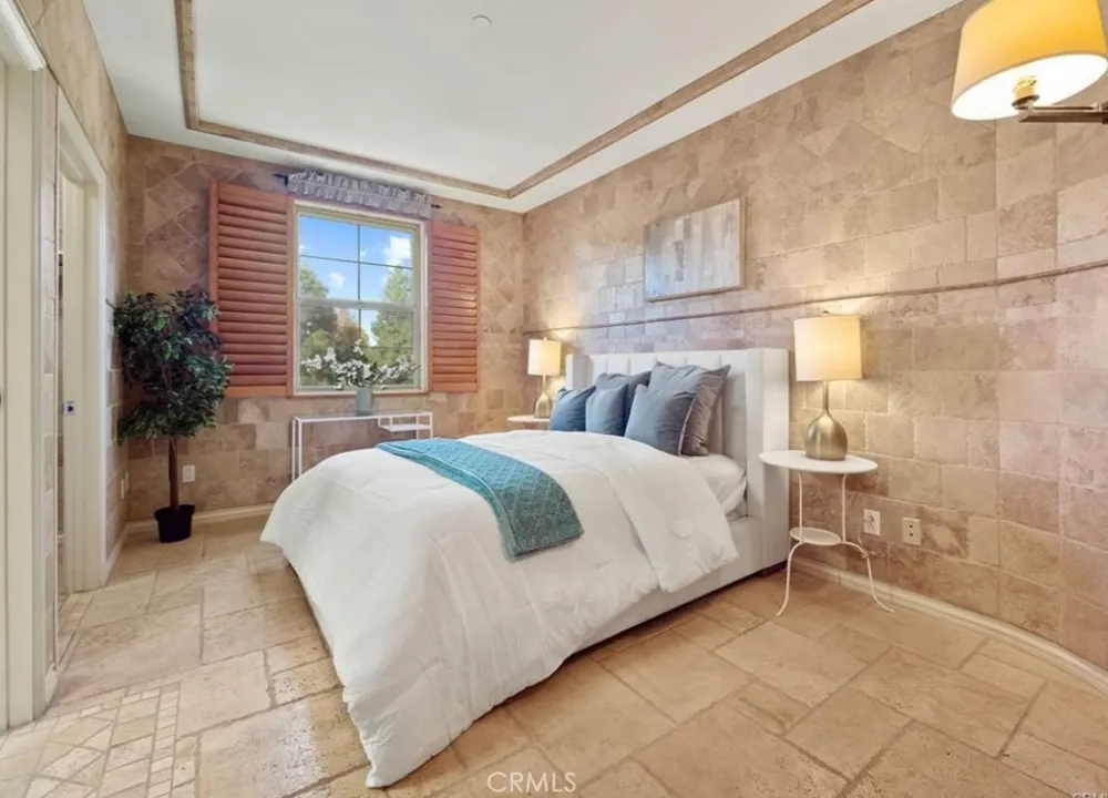 12067 Guerin Street #305 Studio City, CA 91604
