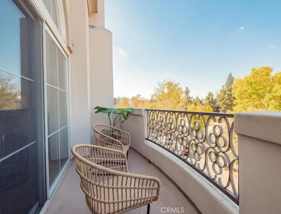 12067 Guerin Street #305 Studio City, CA 91604