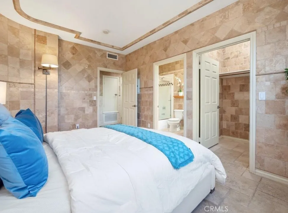 12067 Guerin Street #305 Studio City, CA 91604