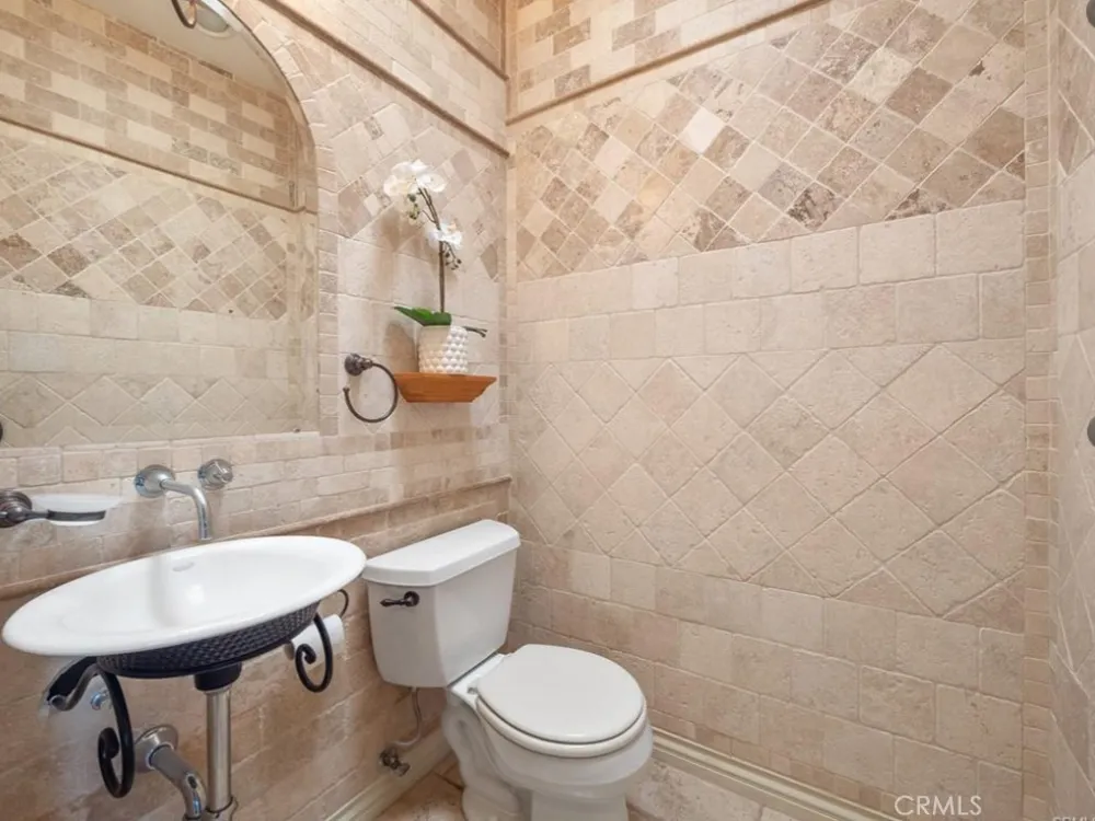 12067 Guerin Street #305 Studio City, CA 91604