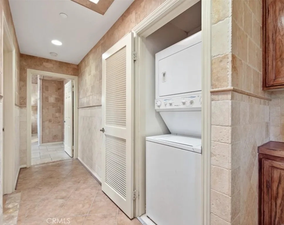 12067 Guerin Street #305 Studio City, CA 91604