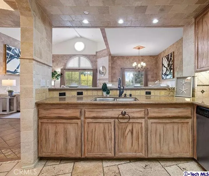 12067 Guerin Street #305 Studio City, CA 91604