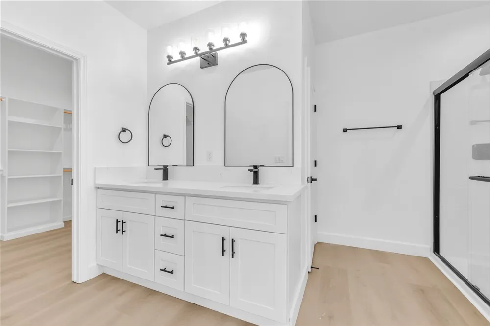 8837 Holly California City, CA 93505