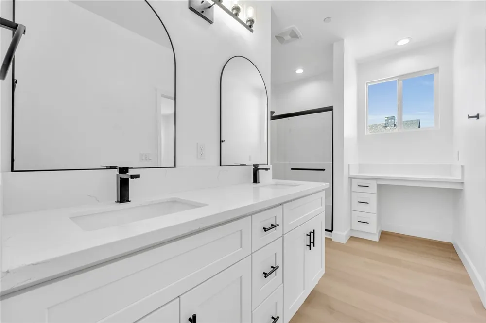 8837 Holly California City, CA 93505