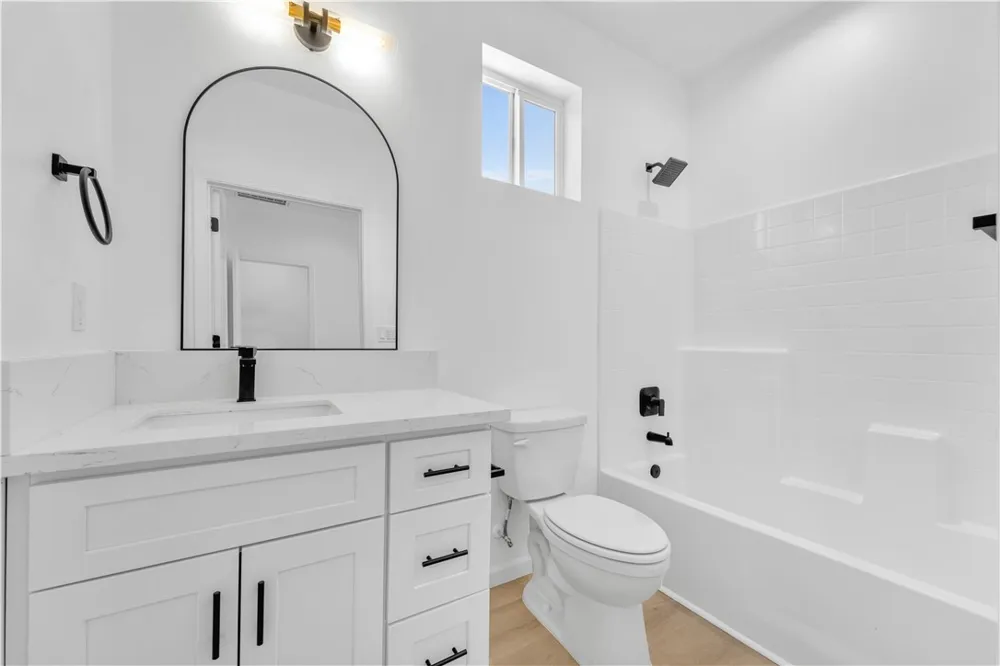 8837 Holly California City, CA 93505