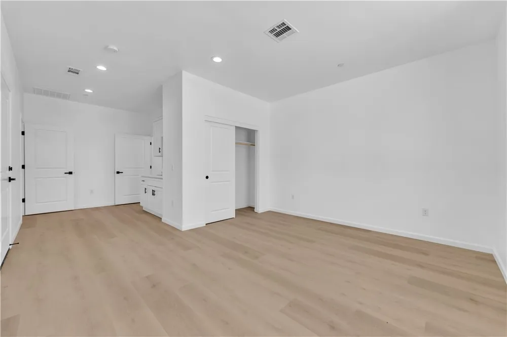 8837 Holly California City, CA 93505
