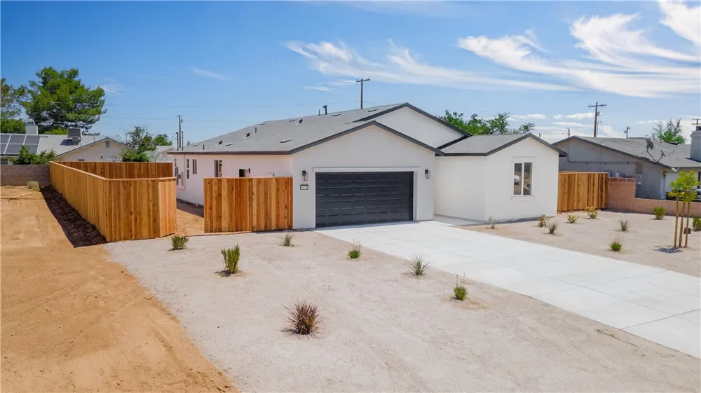 8837 Holly California City, CA 93505
