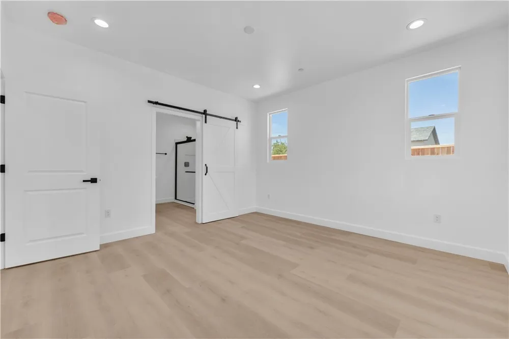 8837 Holly California City, CA 93505