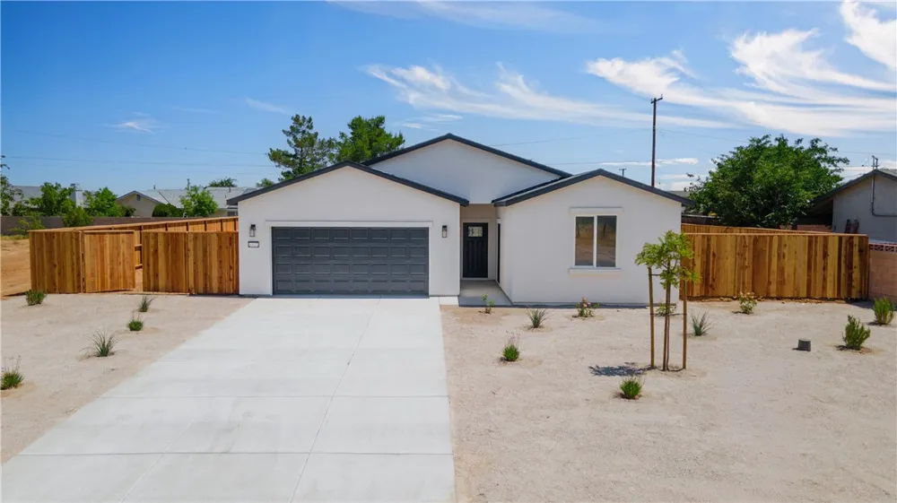 8837 Holly California City, CA 93505