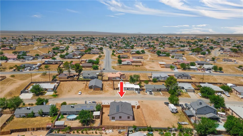 8837 Holly California City, CA 93505