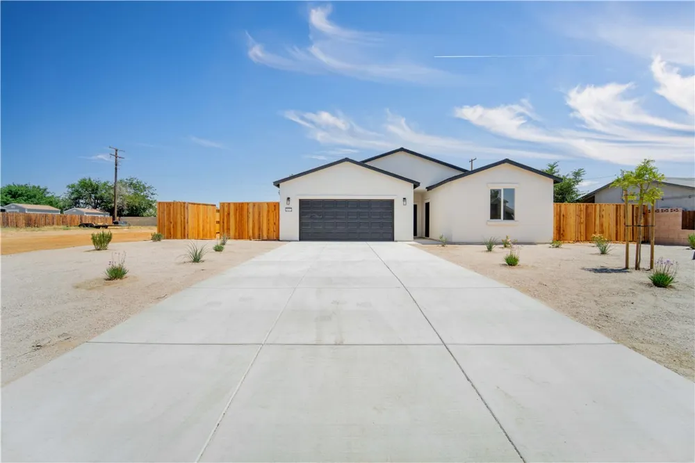 8837 Holly California City, CA 93505