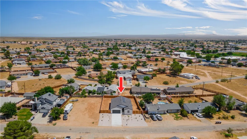 8837 Holly California City, CA 93505