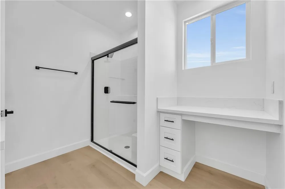 8837 Holly California City, CA 93505