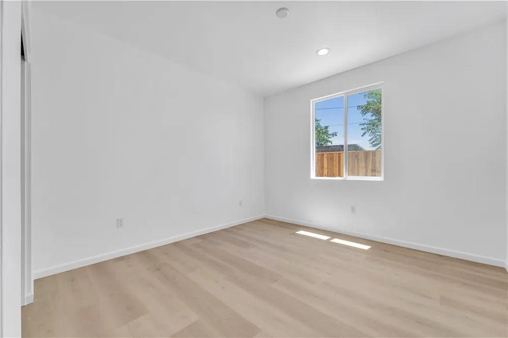 8837 Holly California City, CA 93505