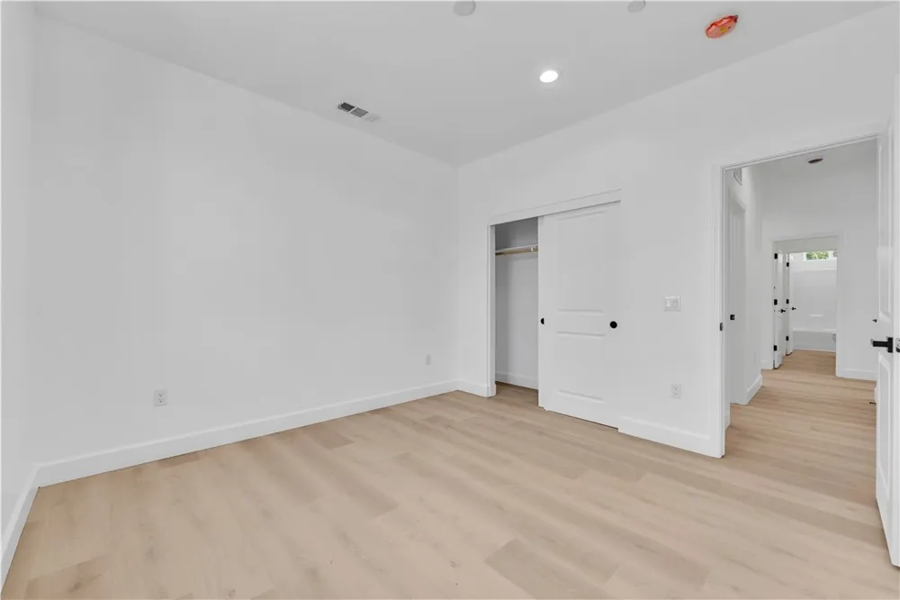 8837 Holly California City, CA 93505
