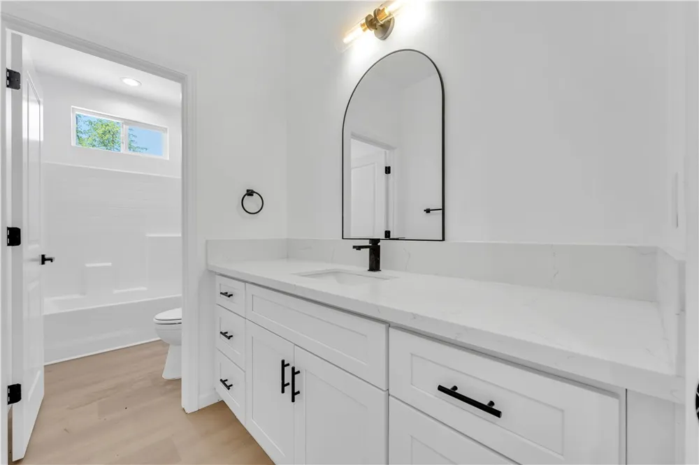 8837 Holly California City, CA 93505