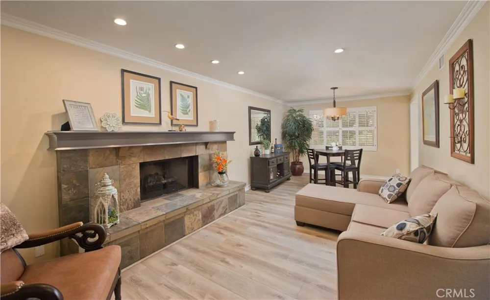 25023 Everett Newhall, CA 91321